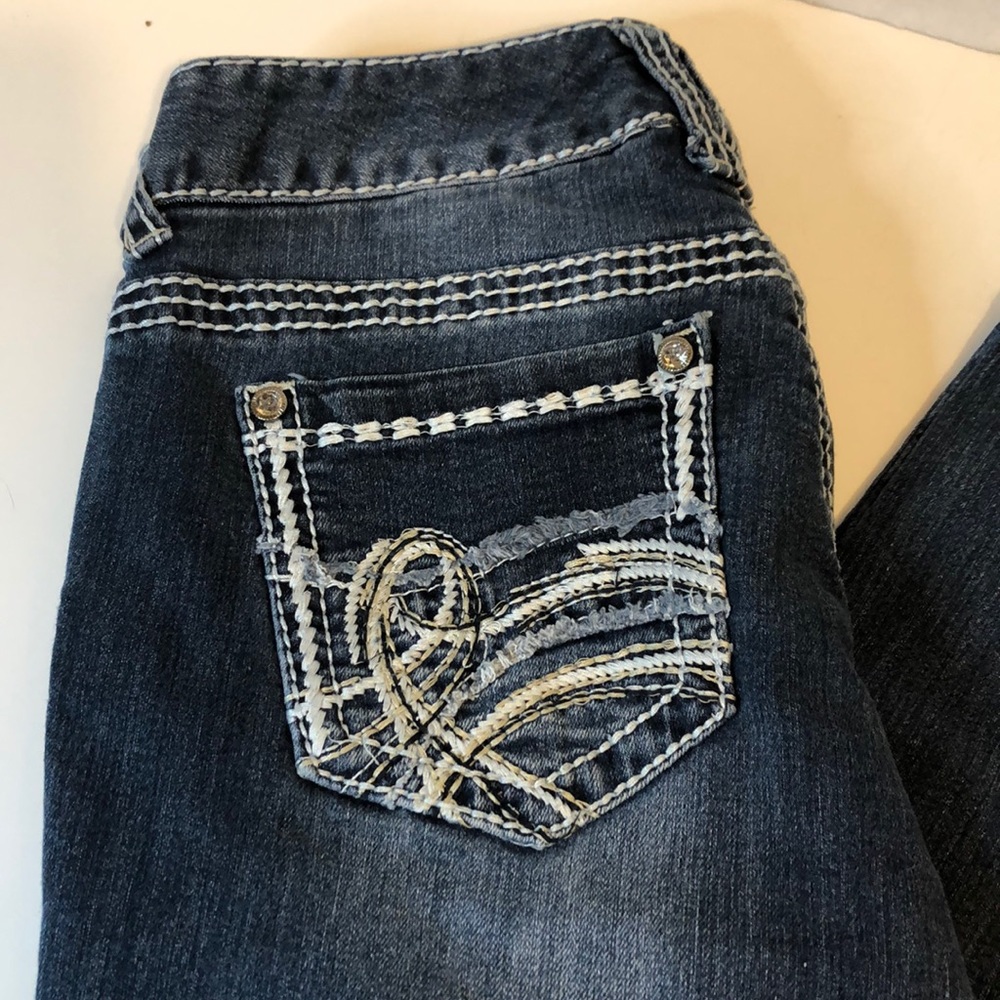 Maurice’s Denim Capris with White Stitching - Picture 6 of 8